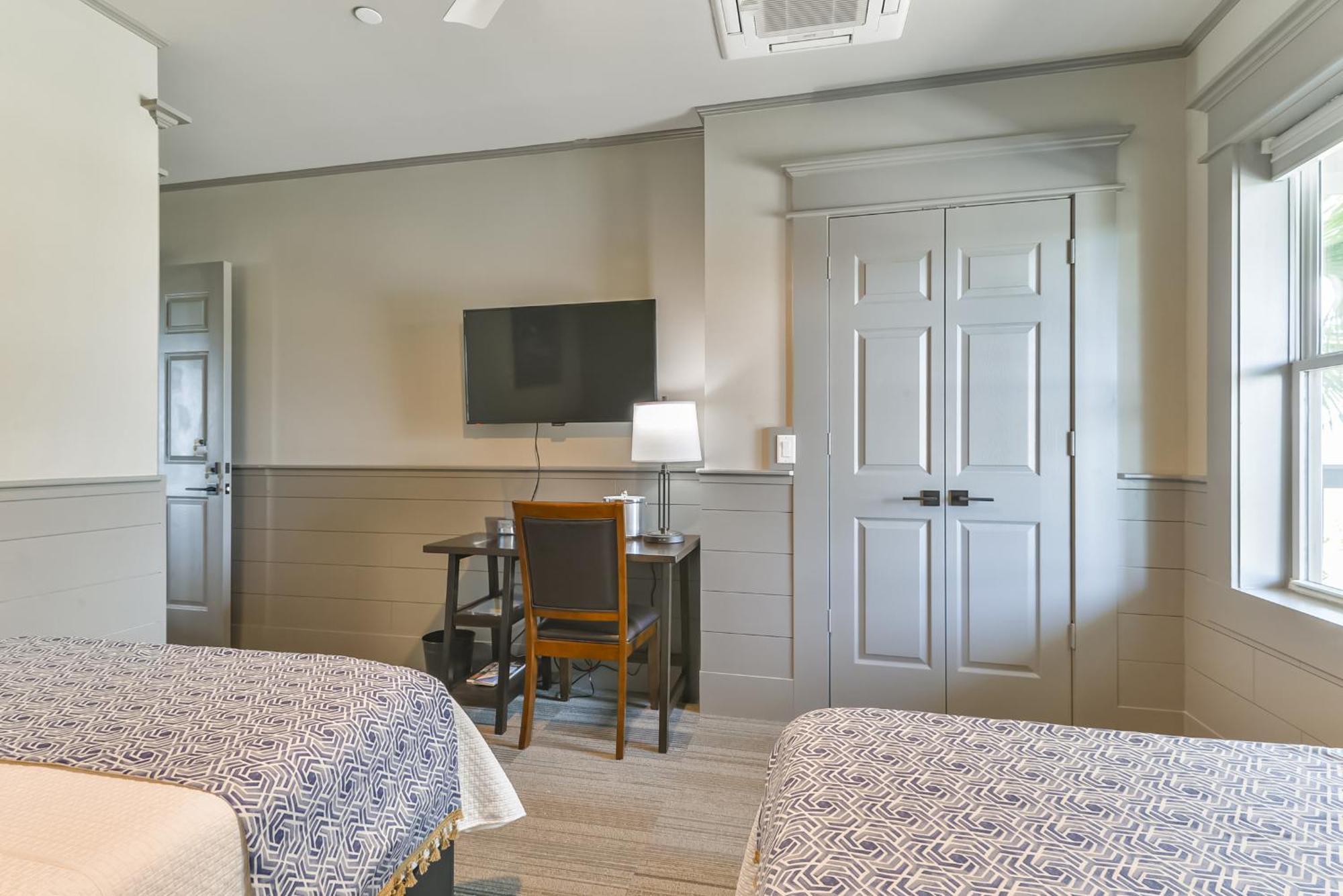 Harborwalk Lodge Hitchcock Ngoại thất bức ảnh