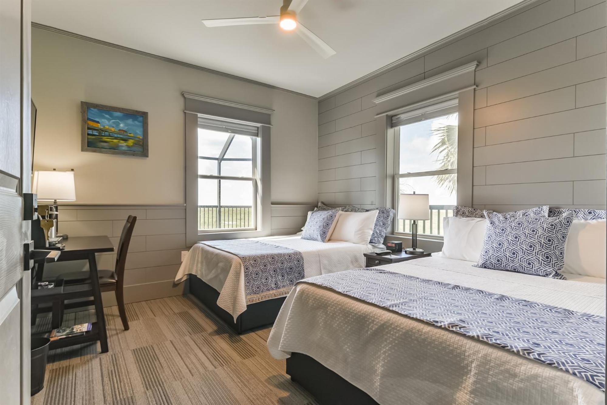 Harborwalk Lodge Hitchcock Ngoại thất bức ảnh