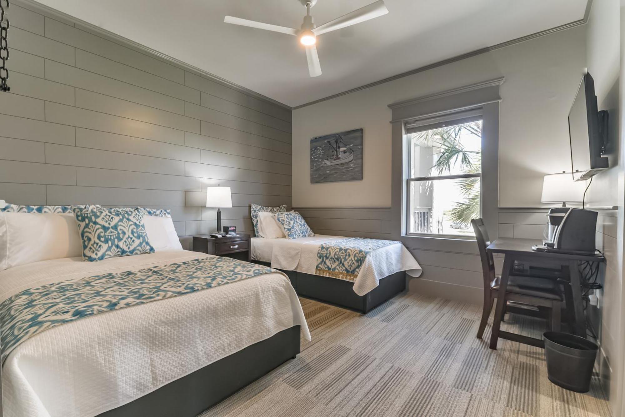 Harborwalk Lodge Hitchcock Ngoại thất bức ảnh